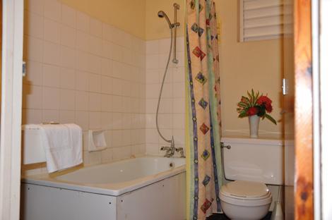 Carib Blue Apartments Oistins Habitación foto